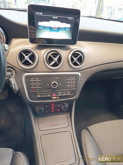 Mercedes-Benz GLA SUV 200 d Automatic 4Matic Premium (13)