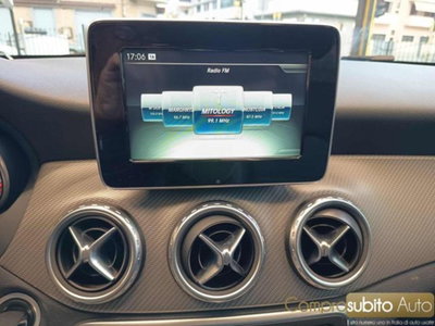Mercedes-Benz GLA SUV 200 d Automatic 4Matic Premium (16)