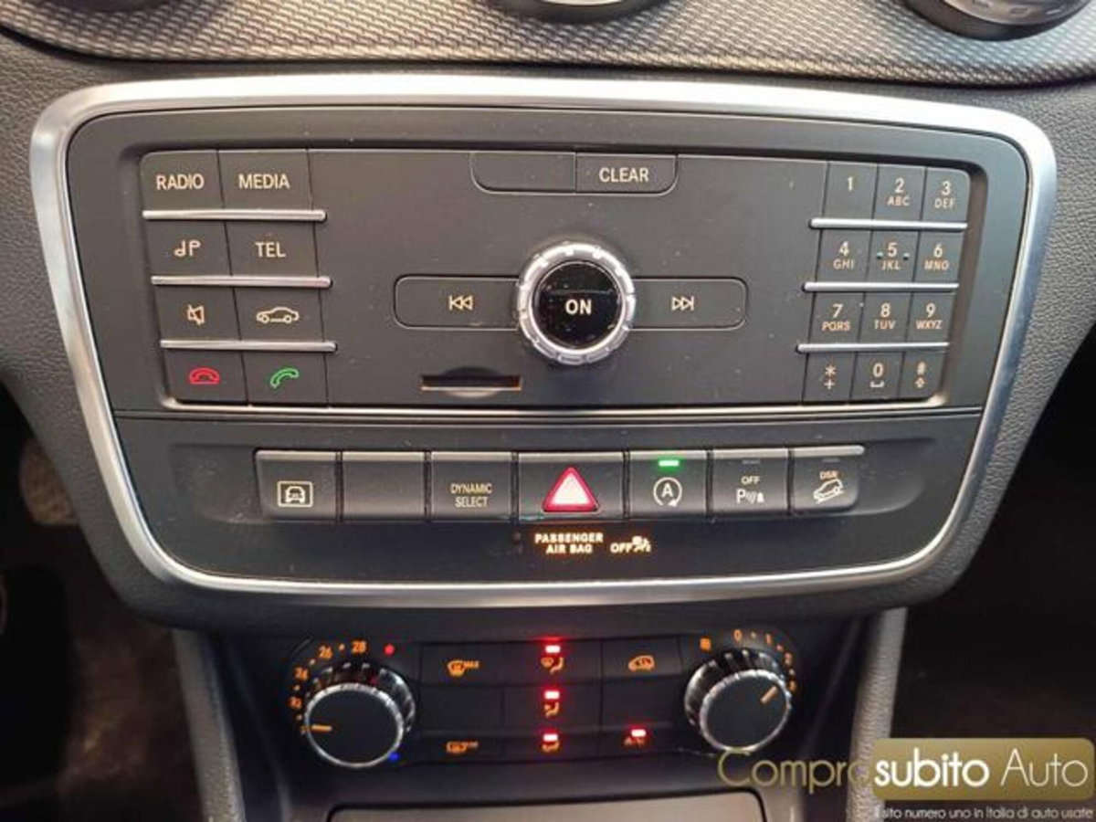 Mercedes-Benz GLA SUV 200 d Automatic 4Matic Premium (17)