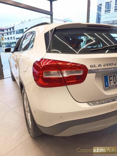 Mercedes-Benz GLA SUV 200 d Automatic 4Matic Premium (7)