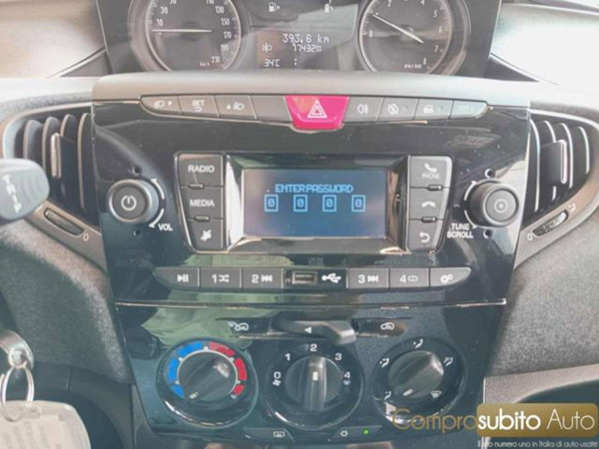 Lancia Ypsilon 1.0 FireFly 5 porte S&S Hybrid Gold Plus (15)
