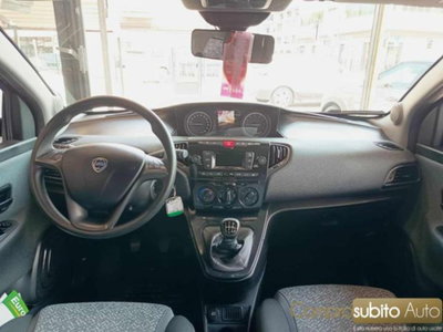 Lancia Ypsilon 1.0 FireFly 5 porte S&S Hybrid Gold Plus (9)