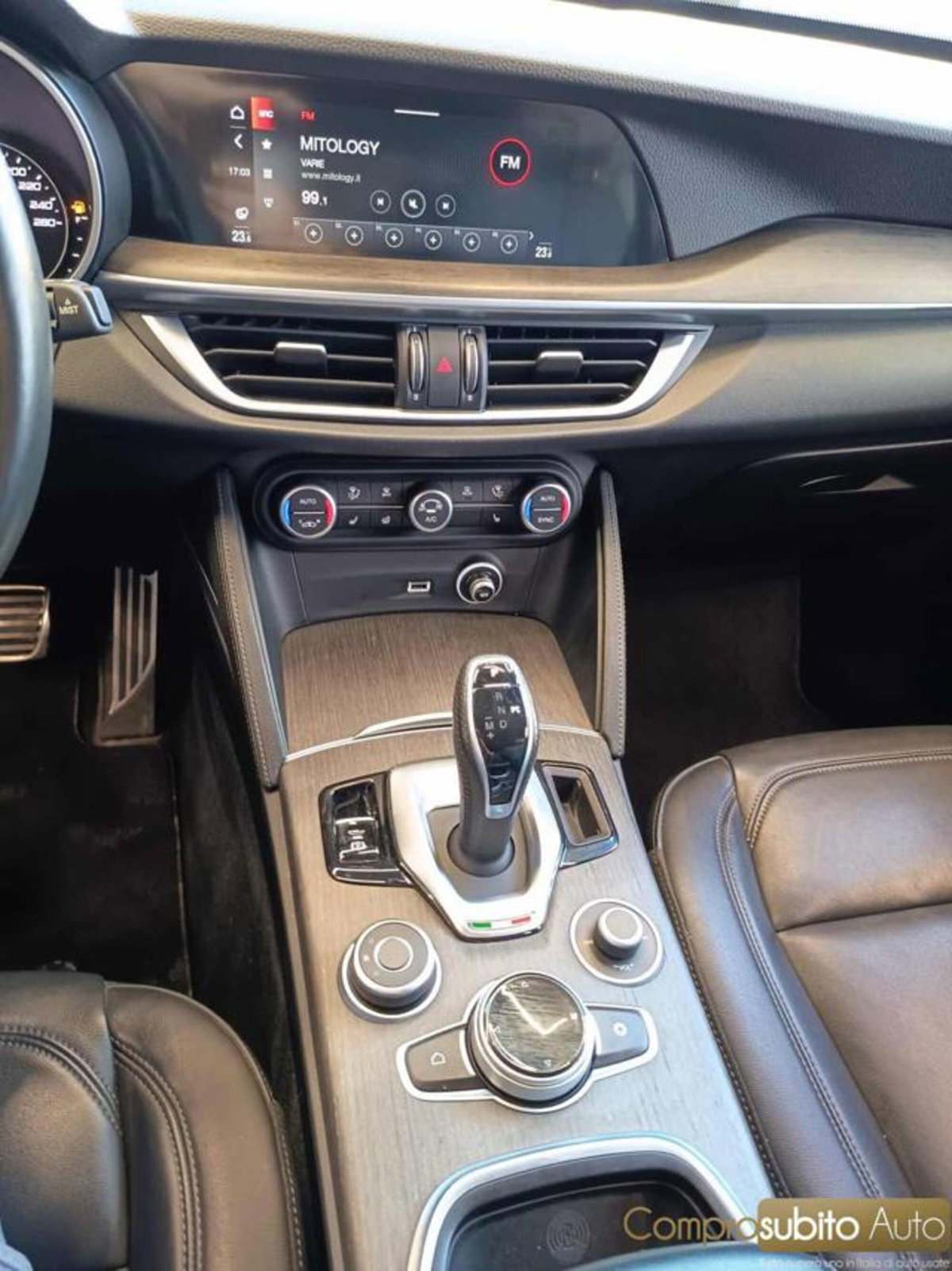 Alfa Romeo Stelvio Stelvio 2.2 Turbodiesel 210 CV AT8 Q4 Veloce (17)