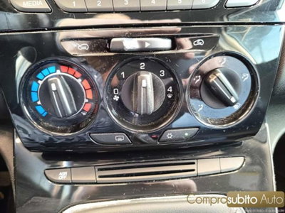 Lancia Ypsilon 1.3 MJT 75 CV Platino (17)