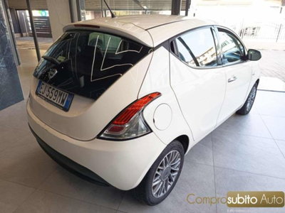 Lancia Ypsilon 1.3 MJT 75 CV Platino (3)