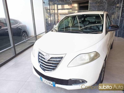 Lancia Ypsilon 1.3 MJT 75 CV Platino (4)