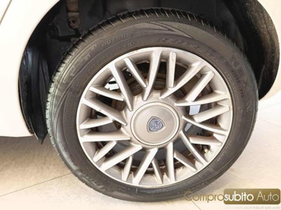 Lancia Ypsilon 1.3 MJT 75 CV Platino (9)