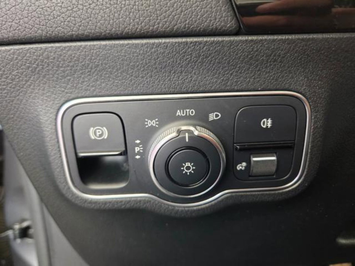 Mercedes-Benz GLA SUV 200 d AMG Line Premium Plus 4matic auto (18)