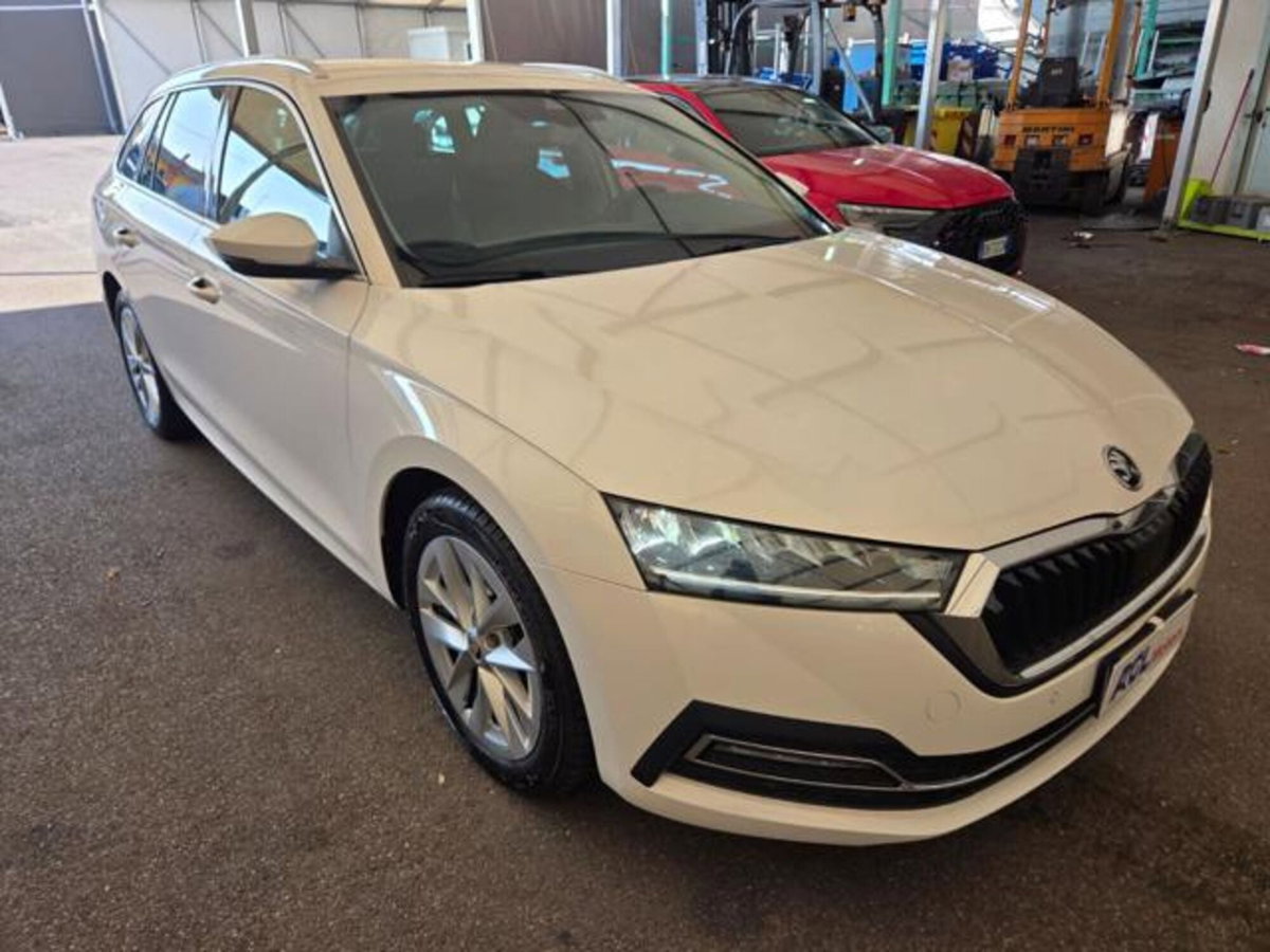 Skoda Octavia Station Wagon 1.5 G-TEC DSG Wagon Executive (2)