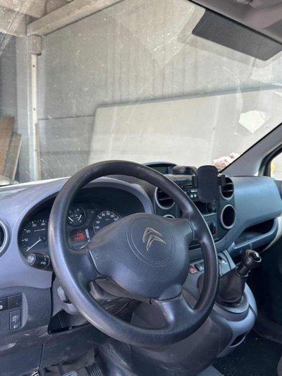 Citroen Berlingo Furgone BlueHDi 75 Van 3 posti Club L1 (7)