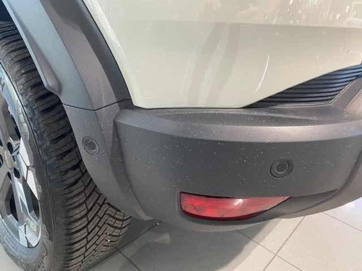 Dacia Duster 1.2 mild hybrid Extreme 4x4 130cv (5)