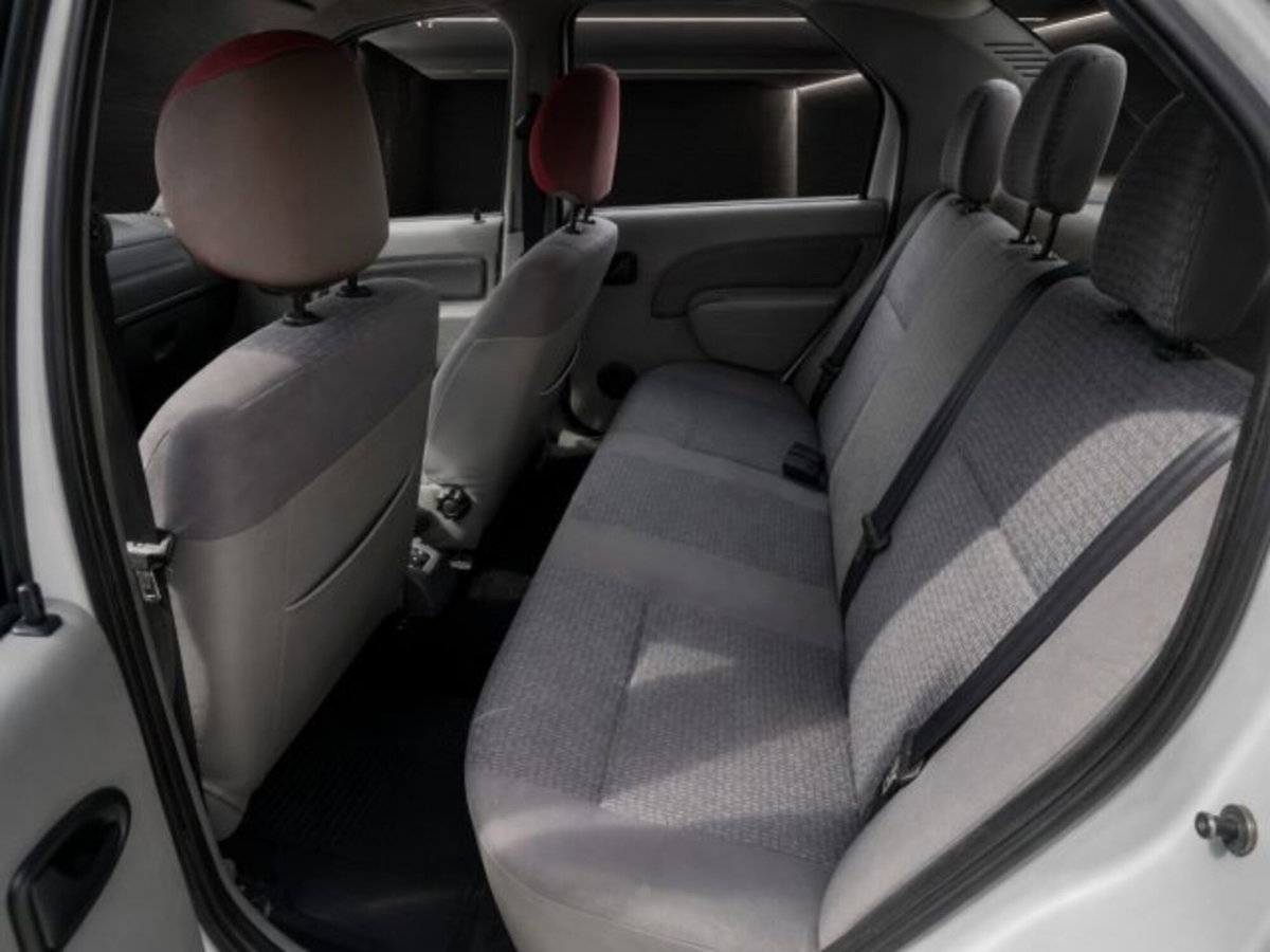 Dacia Logan 1.6 Lauréate (6)