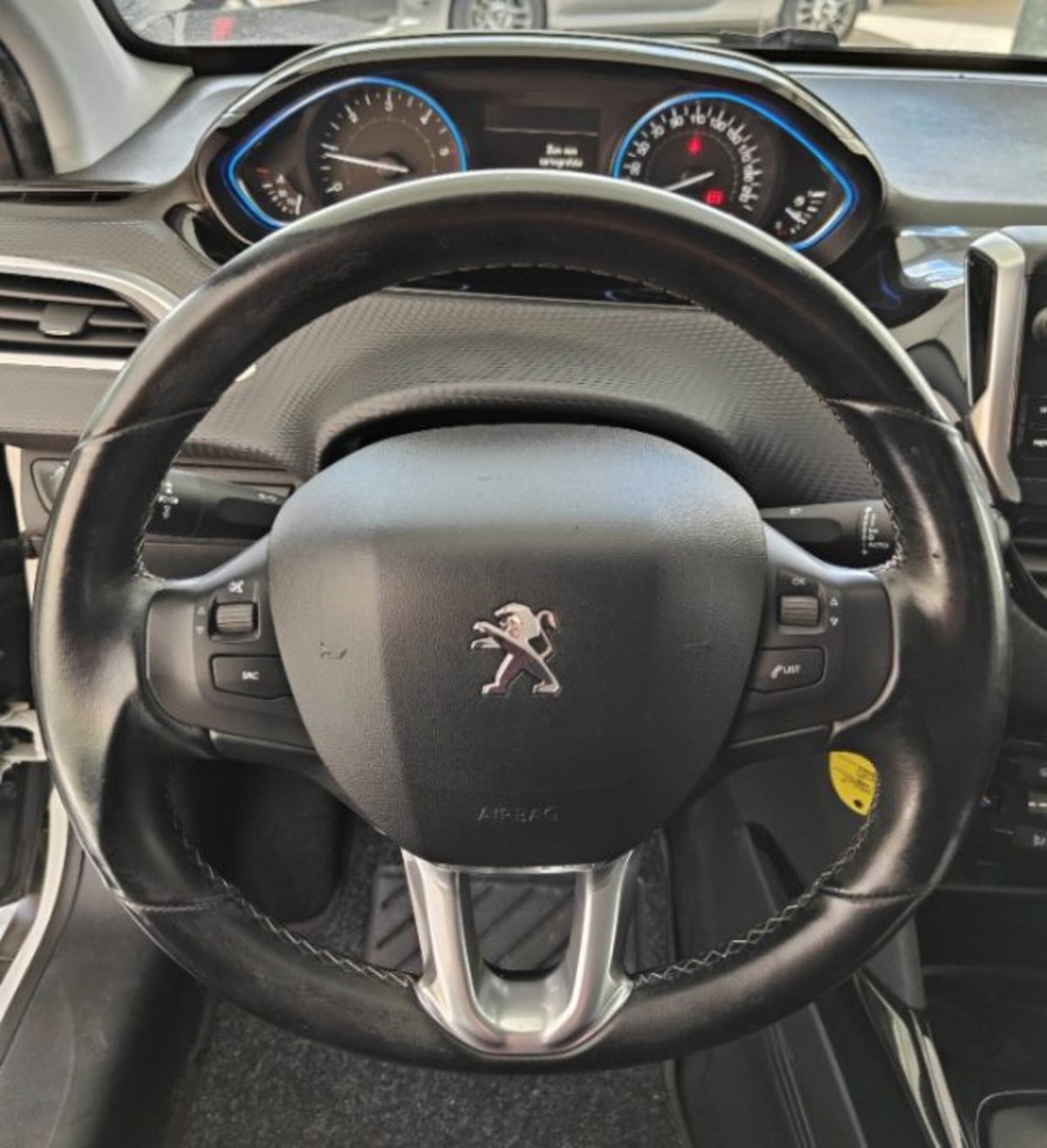 Peugeot 2008 120 S&S Allure (14)