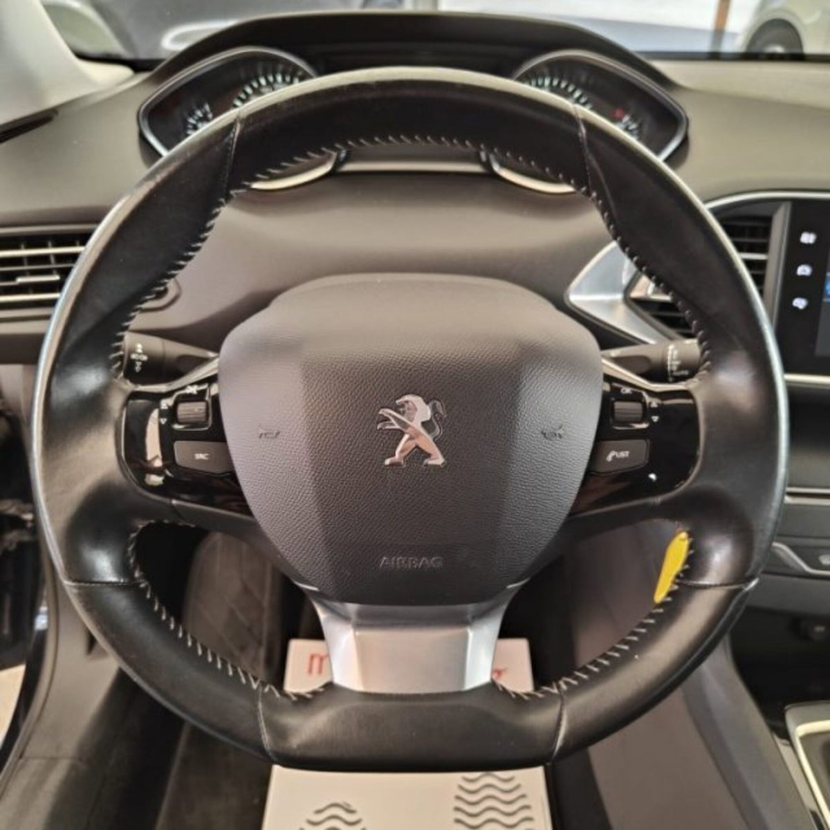 Peugeot 308 SW 1.6 e-HDi 115 CV Stop&Start Active (11)
