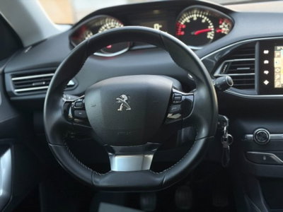 Peugeot 308 BlueHDi 120 S&S Allure (14)