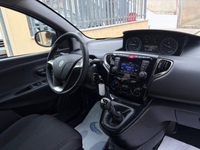Lancia Ypsilon 1.2 69 CV 5 porte Gold (10)