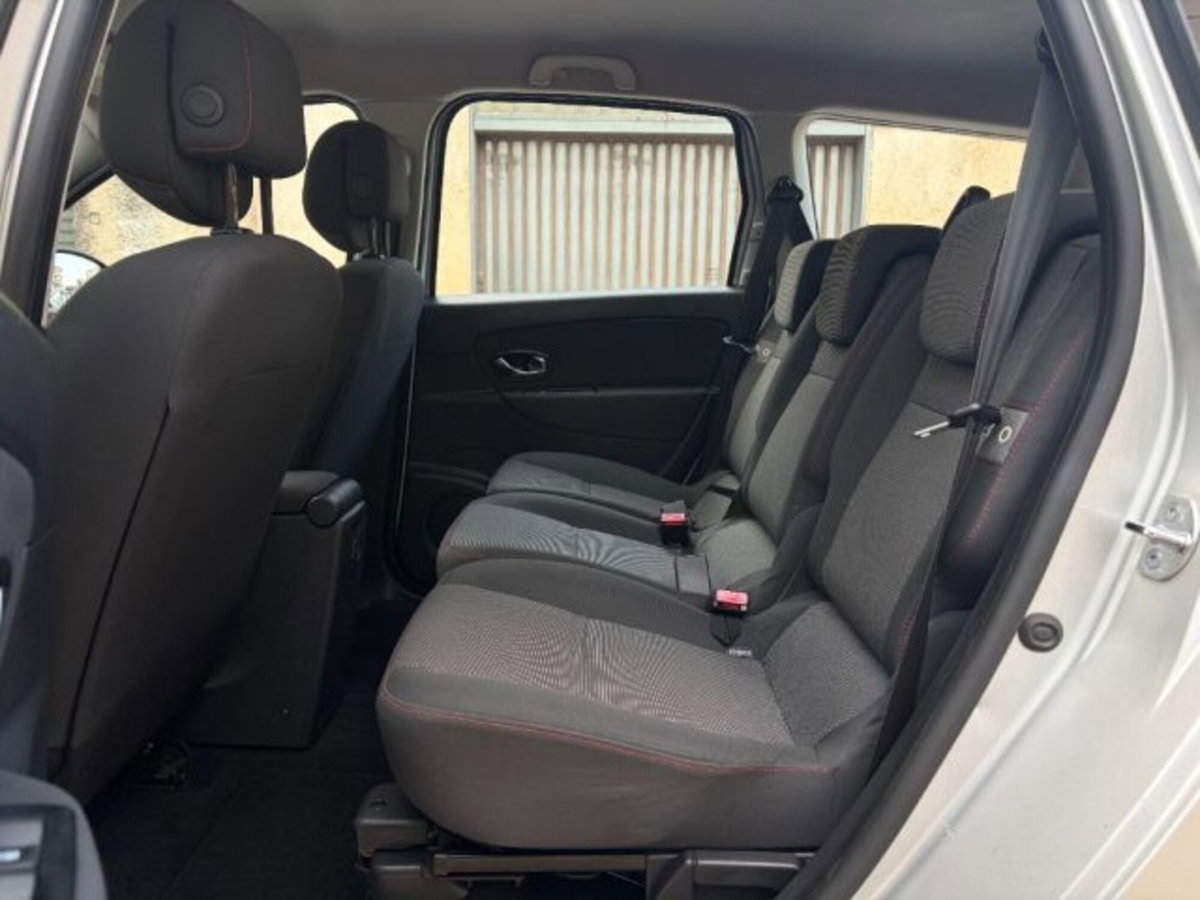 Renault Scenic E-Tech Electric 1.5 dCi 110CV Attractive (16)