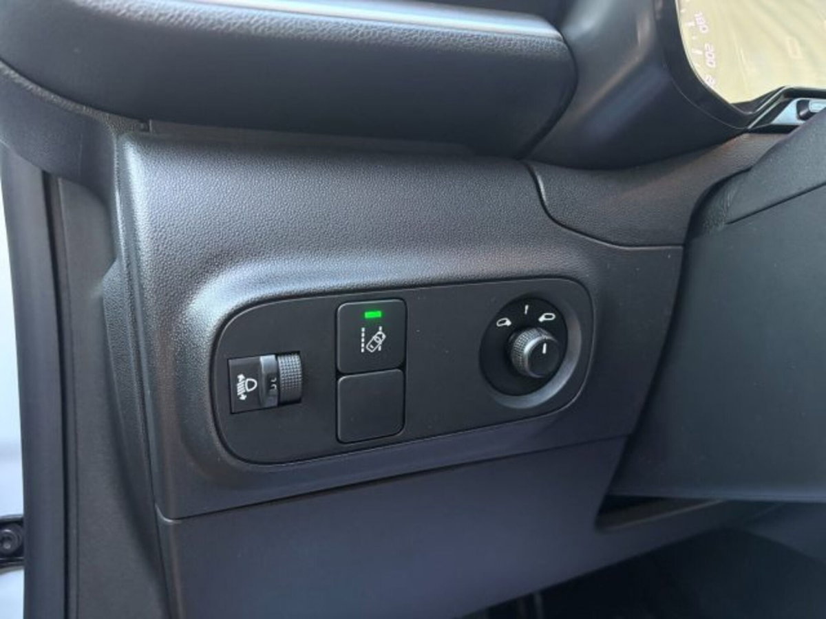 Citroen C3 BlueHDi 100 S&S Feel (20)