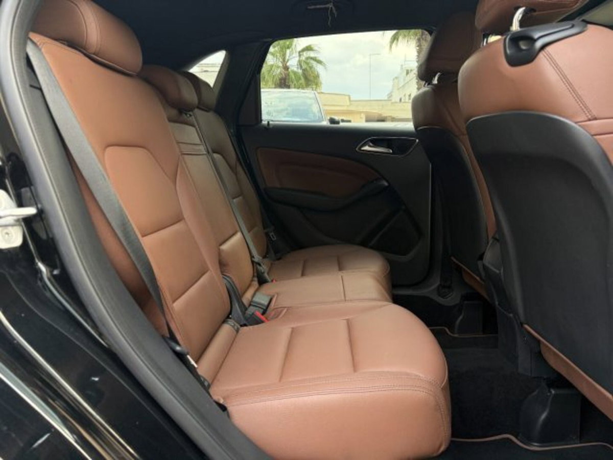 Mercedes-Benz Classe B 200 d Sport (11)