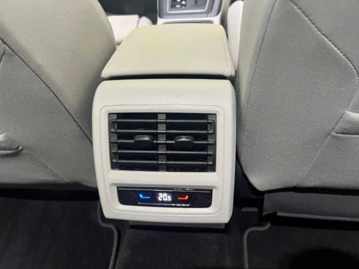 Volkswagen Golf 2.0 TDI 150 CV DSG SCR Style (11)