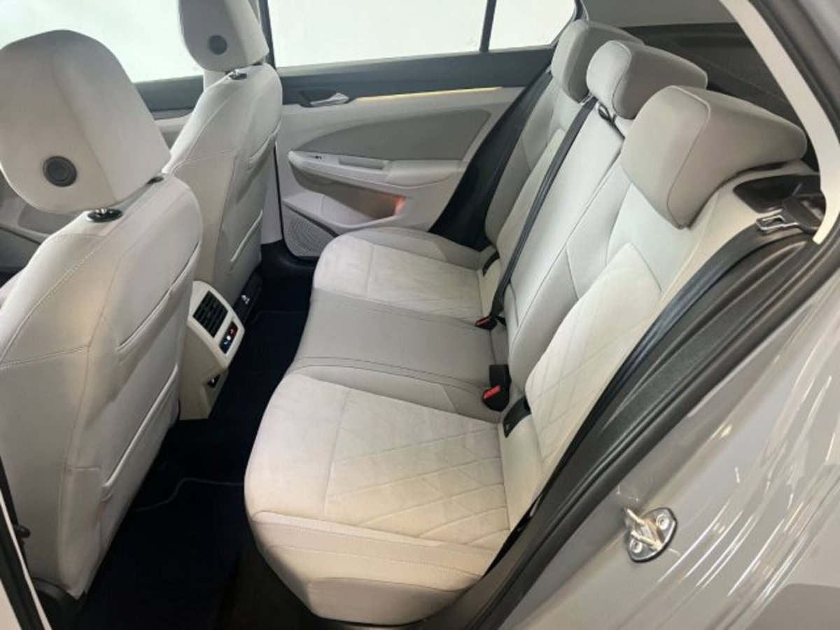 Volkswagen Golf 2.0 TDI 150 CV DSG SCR Style (9)