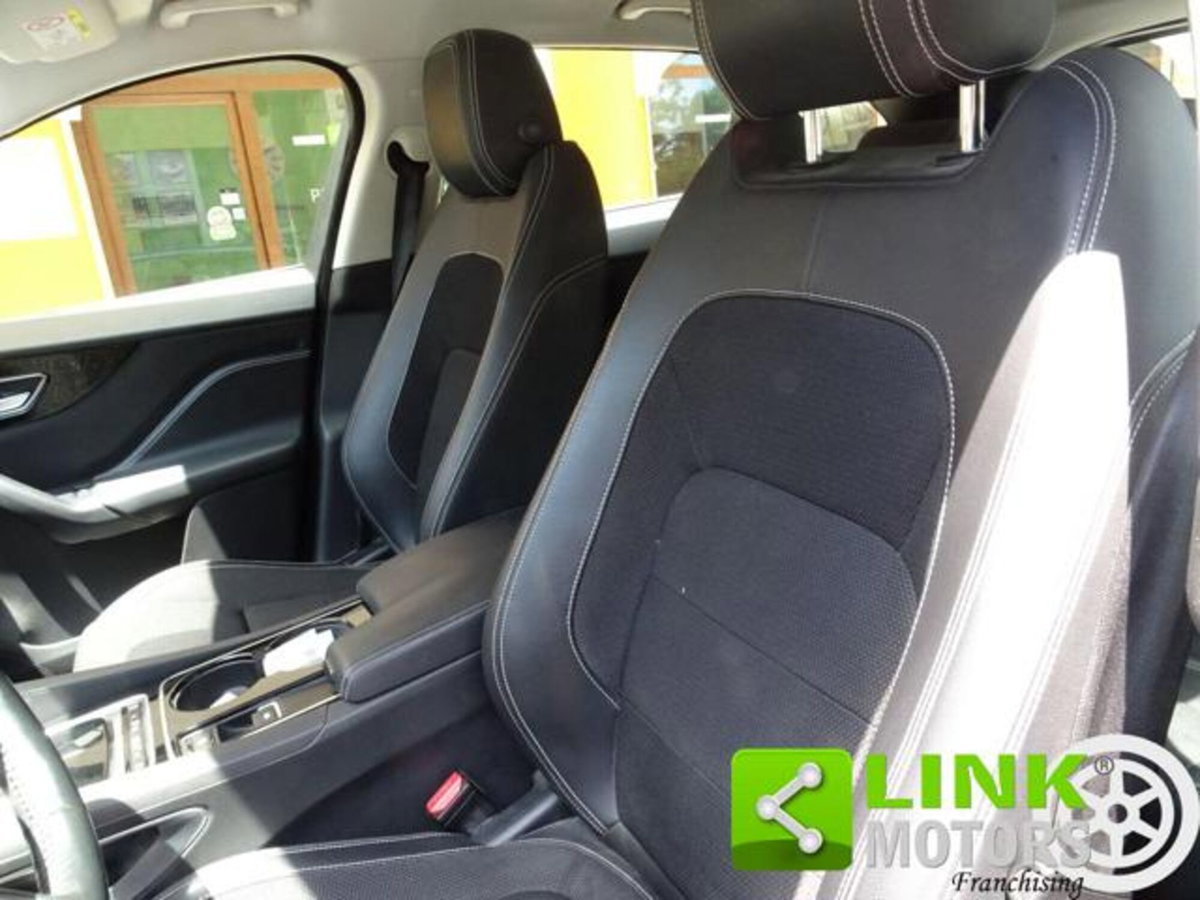 Jaguar F-Pace 2.0 D 180 CV R-Sport (8)