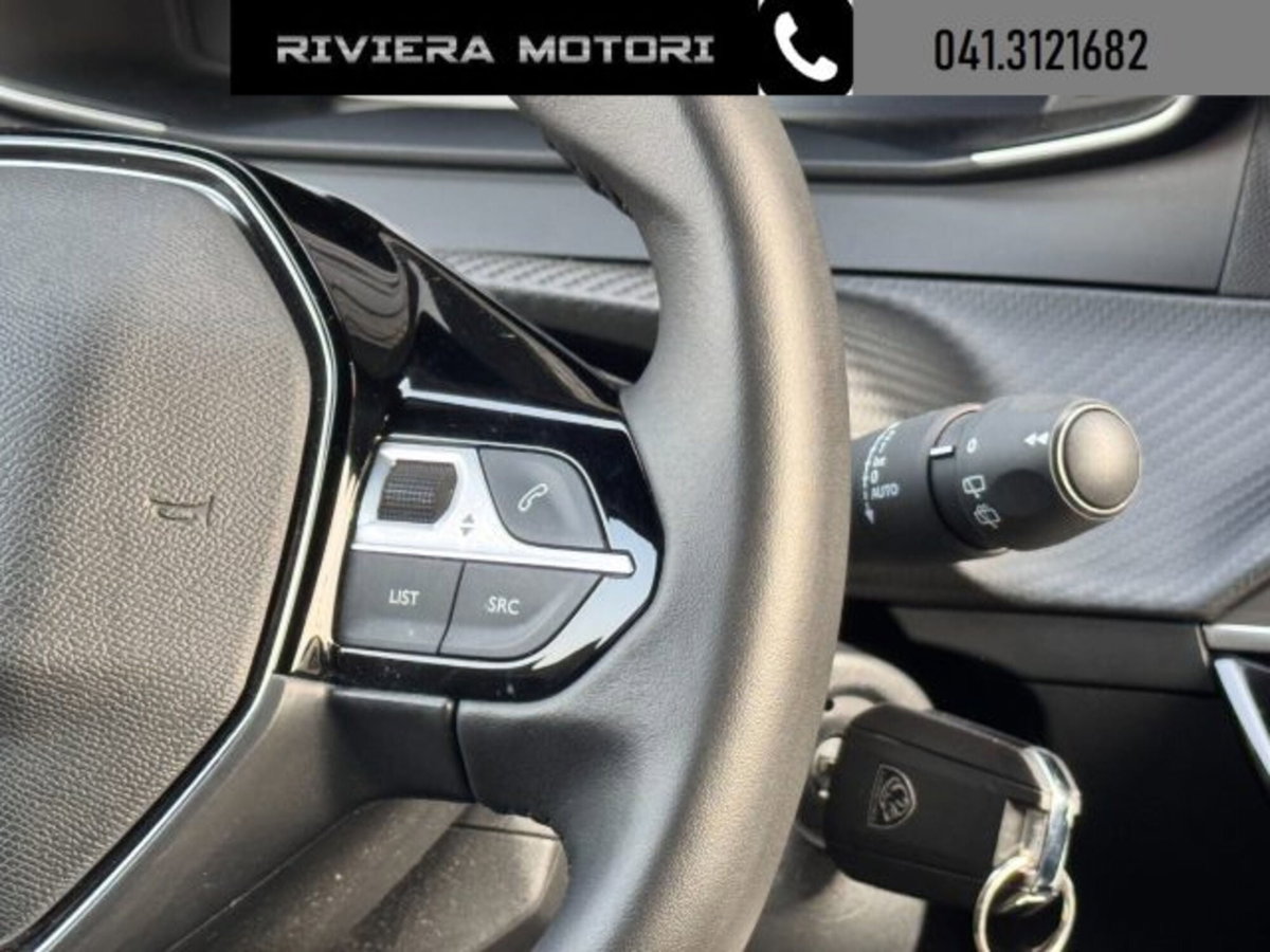 Peugeot 2008 PureTech 100 S&S Allure (14)