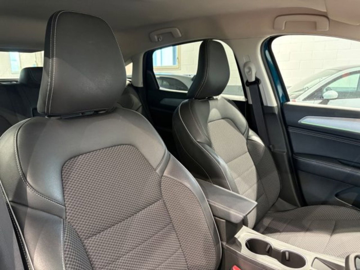 Renault Arkana Hybrid E-Tech 145 CV Engineered (14)
