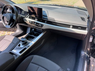 Audi A4 Avant 30 TDI/136 CV S tronic Business Advanced (11)
