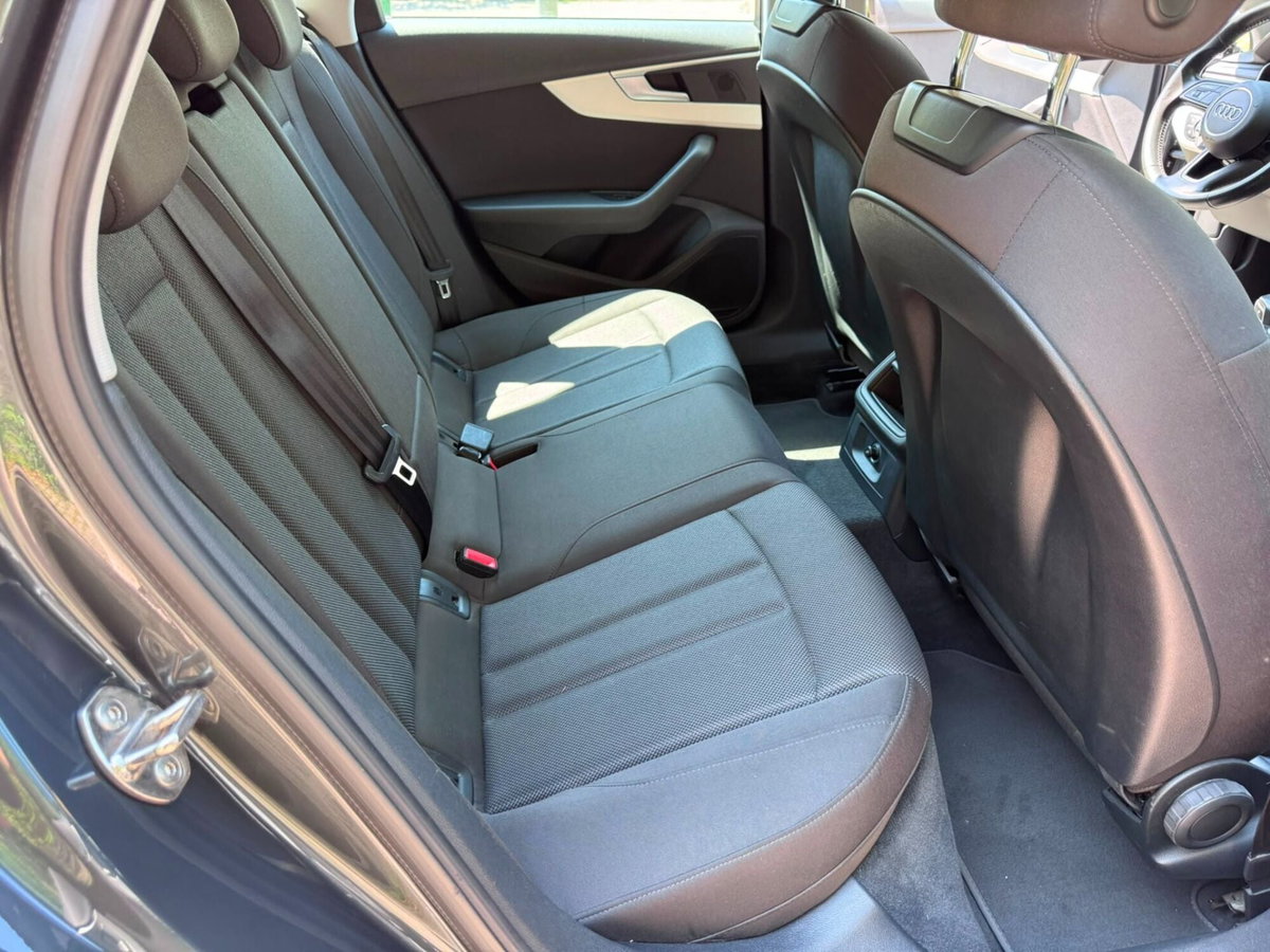 Audi A4 Avant 30 TDI/136 CV S tronic Business Advanced (12)
