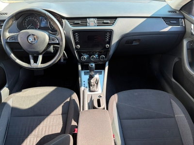 Skoda Octavia Station Wagon 1.6 TDI CR 115 CV Wagon Executive (13)