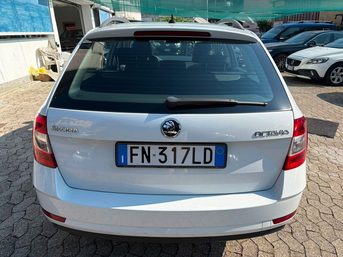 Skoda Octavia Station Wagon 1.6 TDI CR 115 CV Wagon Executive (5)