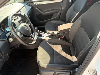 Skoda Octavia Station Wagon 1.6 TDI CR 115 CV Wagon Executive (7)
