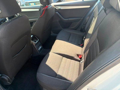 Skoda Octavia Station Wagon 1.6 TDI CR 115 CV Wagon Executive (9)