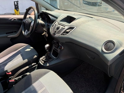 Ford Fiesta 1.2 82CV 5 porte (11)