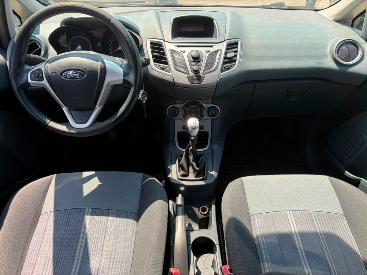 Ford Fiesta 1.2 82CV 5 porte (13)
