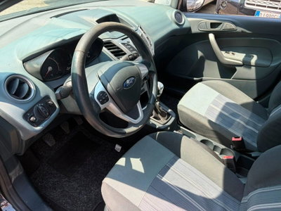 Ford Fiesta 1.2 82CV 5 porte (7)