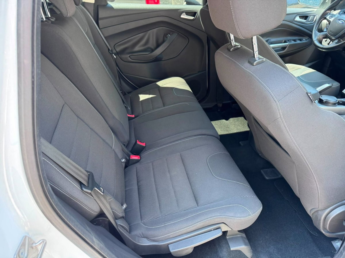 Ford Kuga 2.0 TDCI 140 CV 2WD Titanium (12)