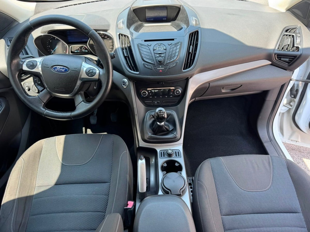 Ford Kuga 2.0 TDCI 140 CV 2WD Titanium (13)