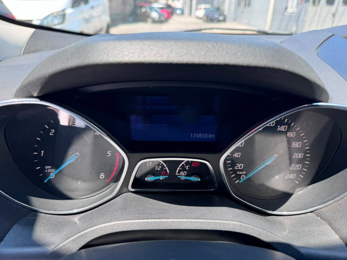 Ford Kuga 2.0 TDCI 140 CV 2WD Titanium (15)