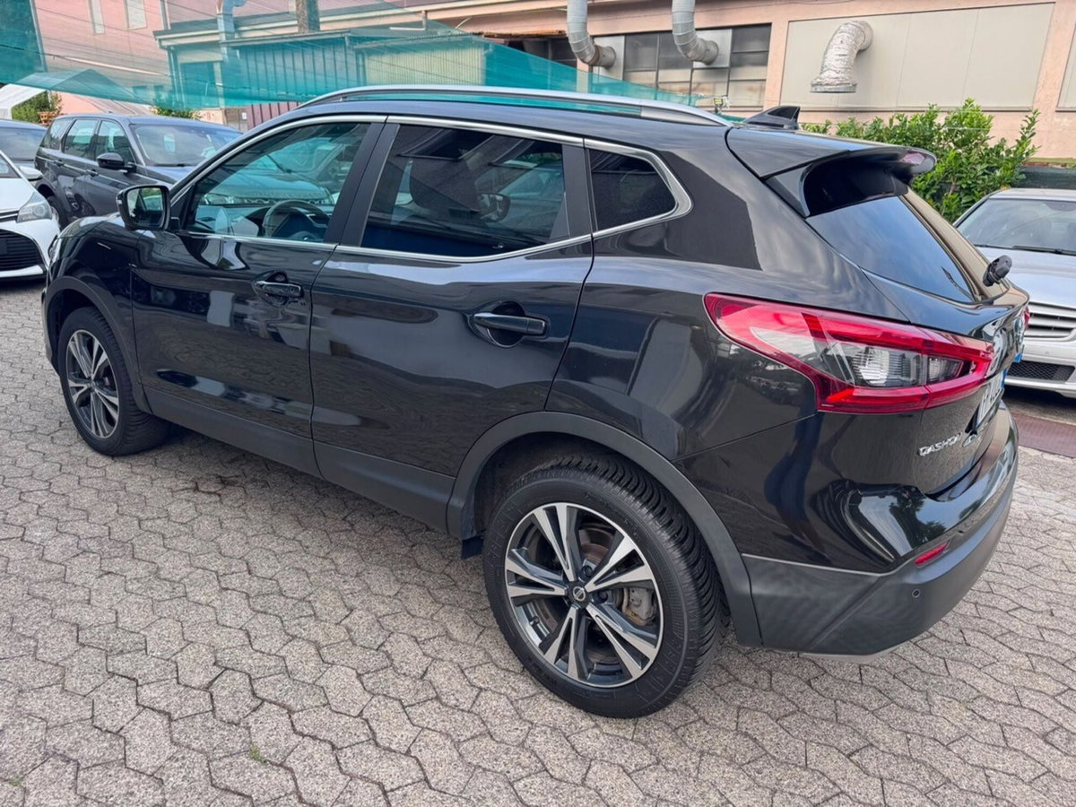 Nissan Qashqai 1.2 DIG-T Tekna (5)