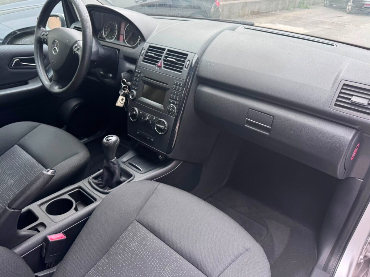 Mercedes-Benz Classe A 160 Elegance (11)
