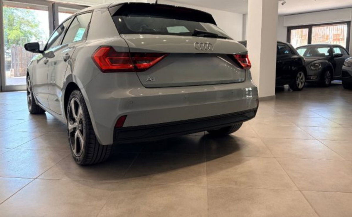 Audi A1 Sportback 30 TFSI S tronic Identity Black (6)