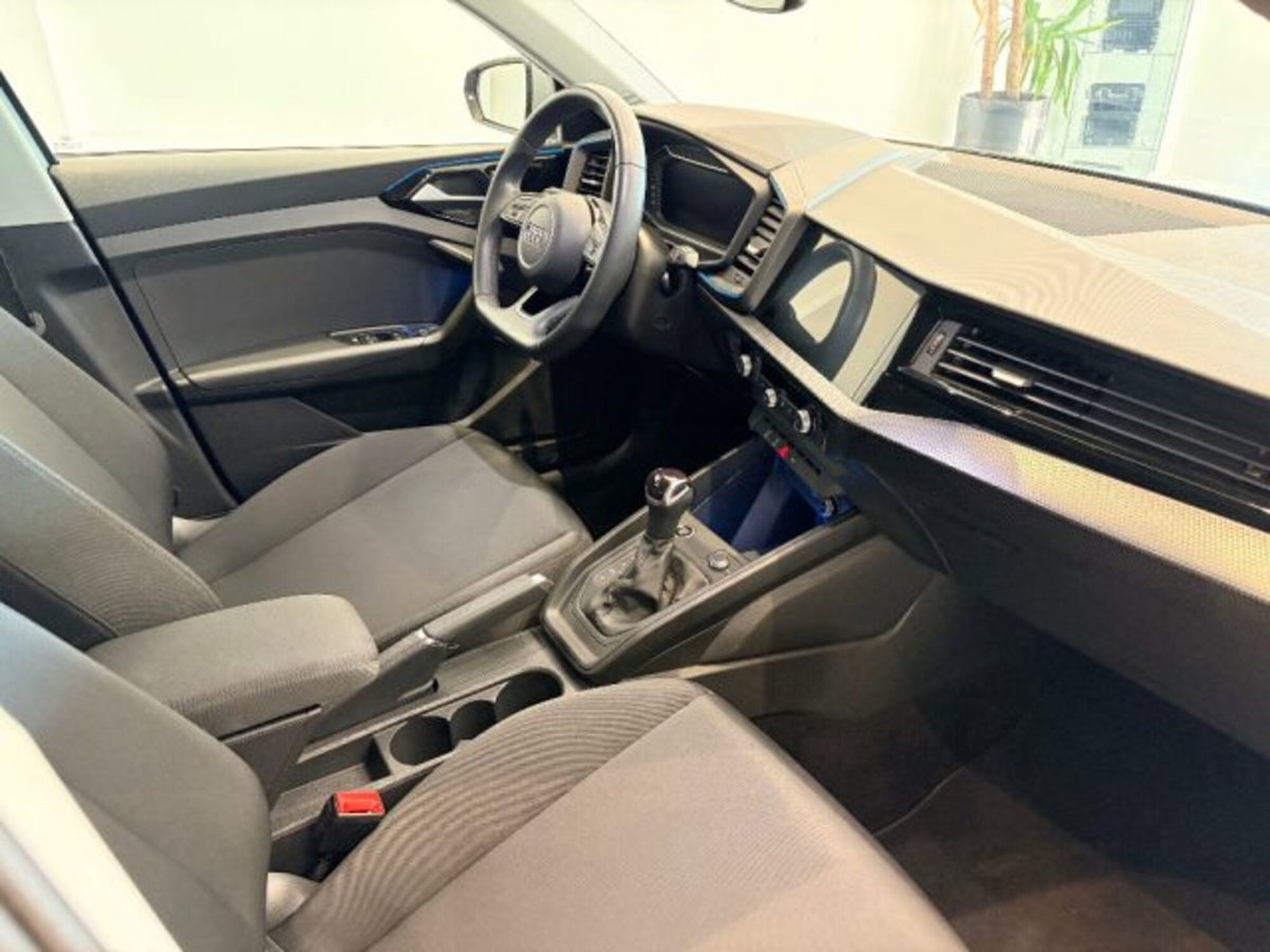 Audi A1 Sportback 30 TFSI S tronic Identity Black (7)
