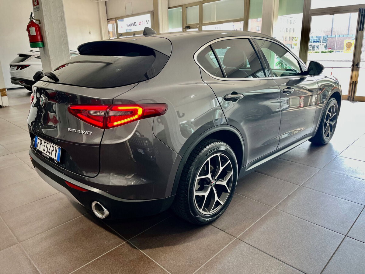 Alfa Romeo Stelvio Stelvio 2.2 Turbodiesel 210 CV AT8 Q4 Executive (3)