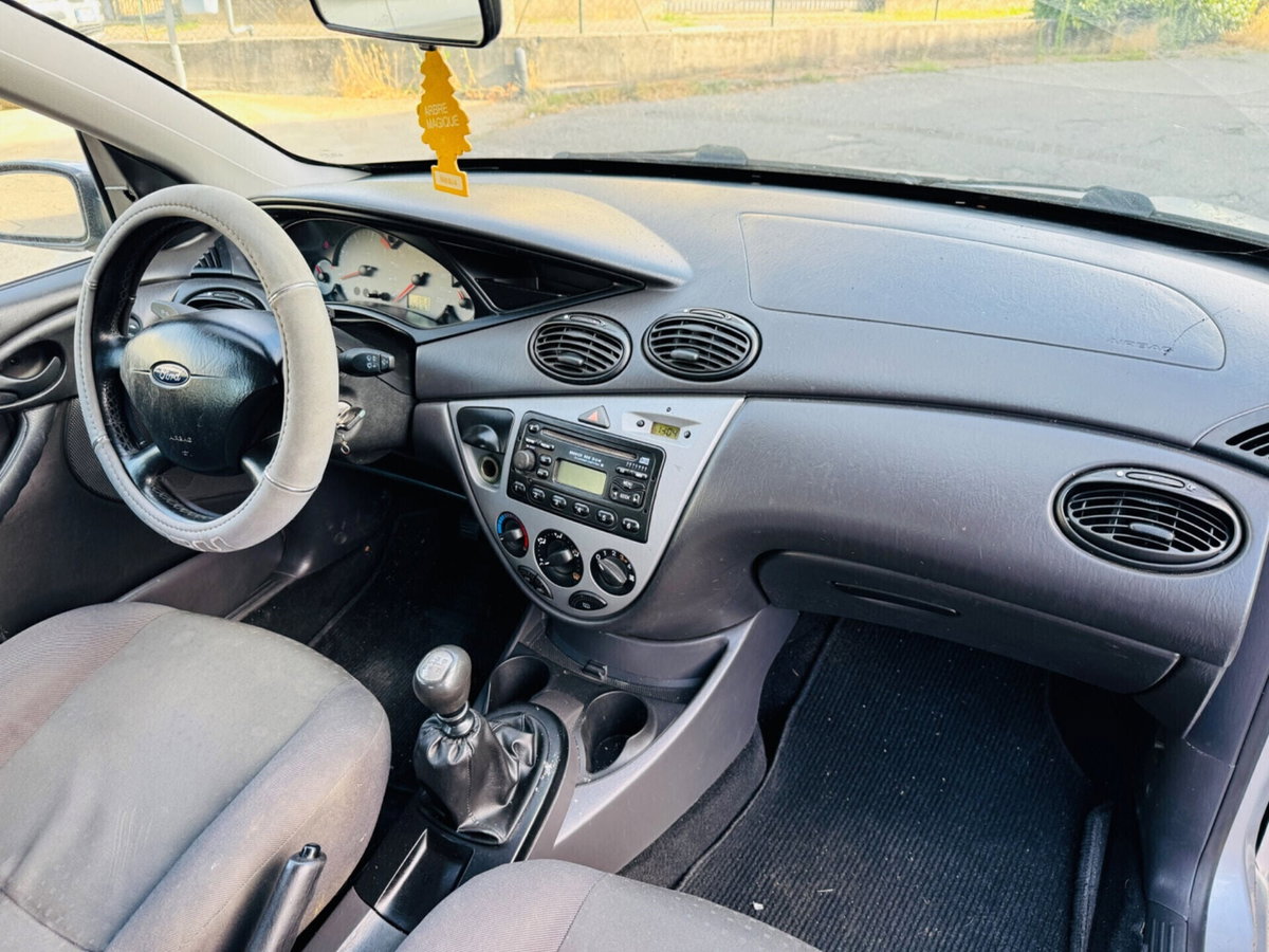 Ford Focus 1.8 TDCi (100CV) cat 5p. Zetec (11)