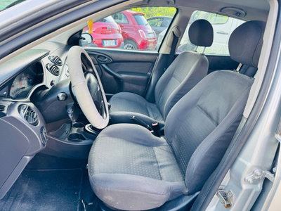 Ford Focus 1.8 TDCi (100CV) cat 5p. Zetec (8)