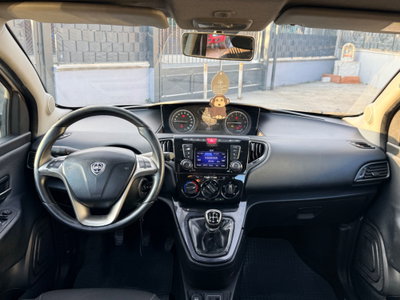 Lancia Ypsilon 1.2 69 CV 5 porte Gold (14)