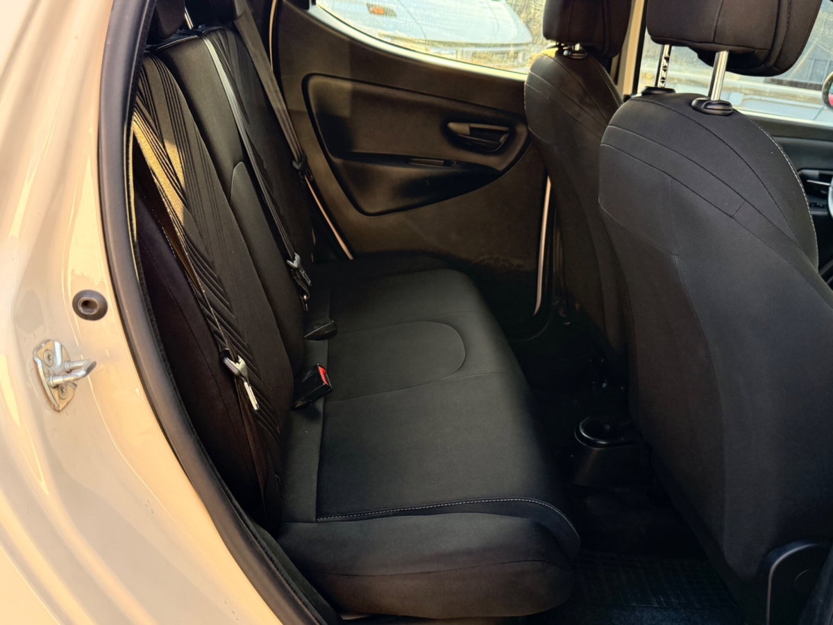 Lancia Ypsilon 1.2 69 CV 5 porte Gold (16)