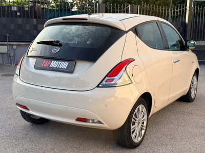 Lancia Ypsilon 1.2 69 CV 5 porte Gold (6)